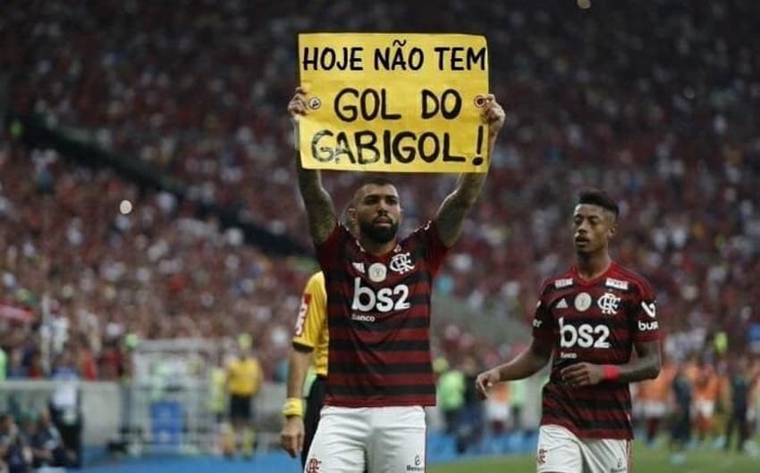 Brincadeira mostra cartaz com 'hoje não tem gol do Gabigol'