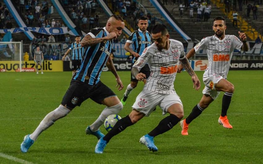 Grêmio x Corinthians - Everton Cebolinha e Fagner