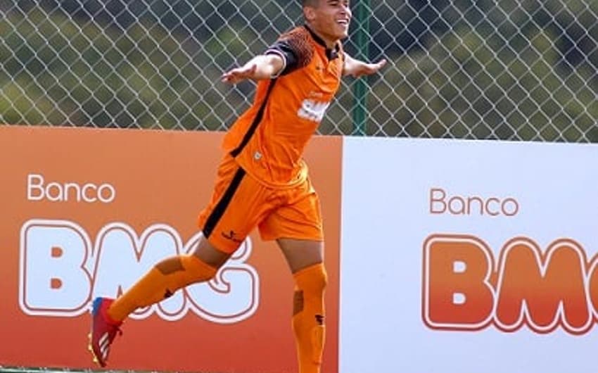 O atacante Victor Ribeiro conseguiu ser artilheiro do Mineiro sub-20 com quatro jogos a menos do que Guilherme Santos, do Atlético-MG, campeão estadual