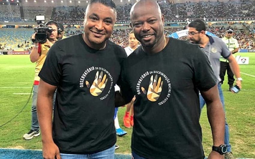 Roger Machado e Marcão na ação do Observatório da Discriminação Racial no Futebol