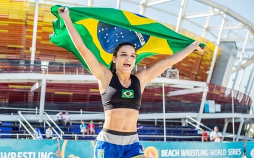 Kamila Barbosa - Beach wrestling
