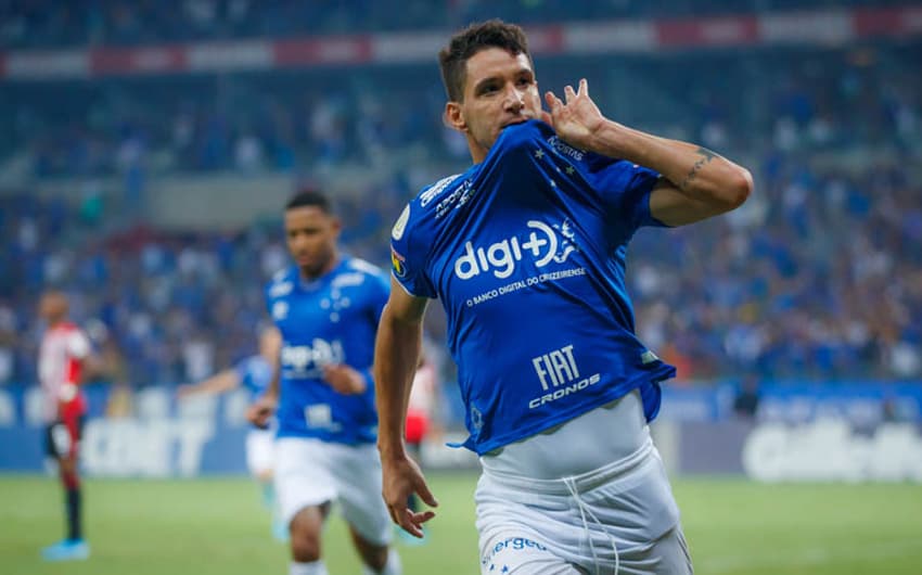 Cruzeiro x São Paulo - Thiago Neves comemora seu gol