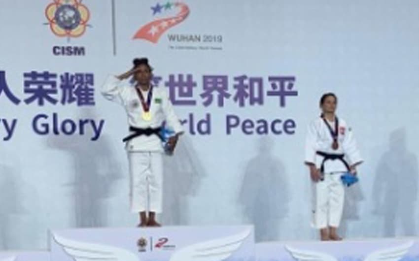 Rafaela Silva bate romena e leva o ouro nos Jogos Mundiais Militares