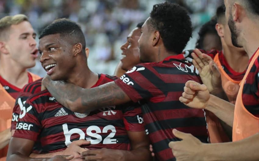 Confira as imagens da vitória do Flamengo sobre o Botafogo