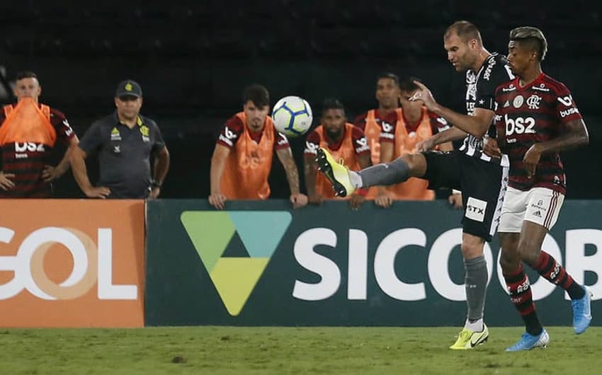 Botafogo x Flamengo - Carli