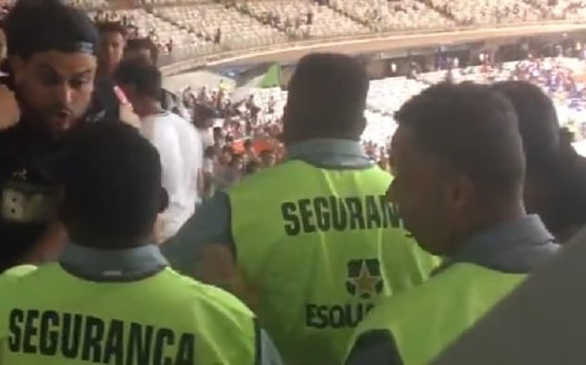 Administradora do estádio e o Cruzeiro emitiram comunicados sobre os atos de violência no Mineirão depois do clássico Raposa x Galo