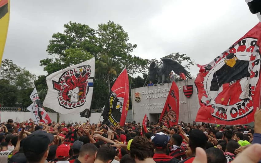 Torcida do Flamengo - Ninho do Urubu