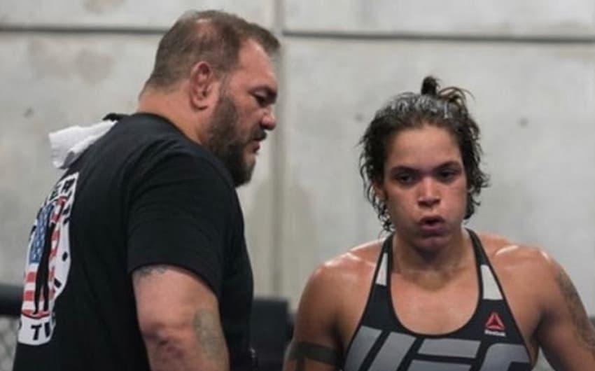 Amanda Nunes vai defender o cinturão peso-galo neste sábado (14) no UFC 245 (Foto: Reprodução/Instagram)