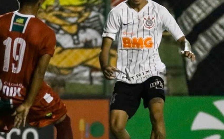 Gabriel Pereira tem sido titular do Corinthians neste início de Copinha