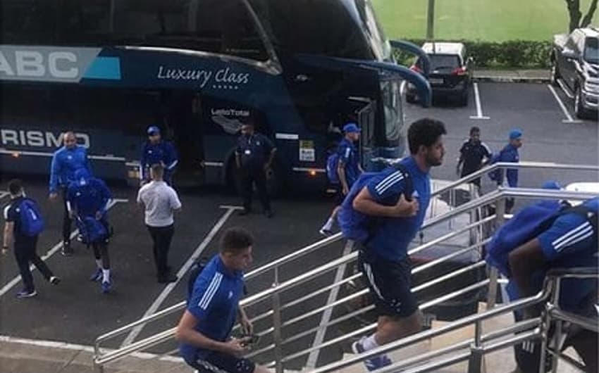 O Cruzeiro passou um "perrengue" por conta da viagem à cidade de Tombos, onde iria jogar com o Tombense, mas o jogo foi adiado