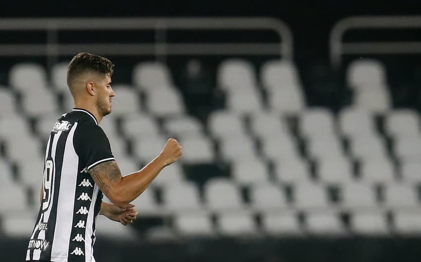 Botafogo x Macaé - Pedro Raul