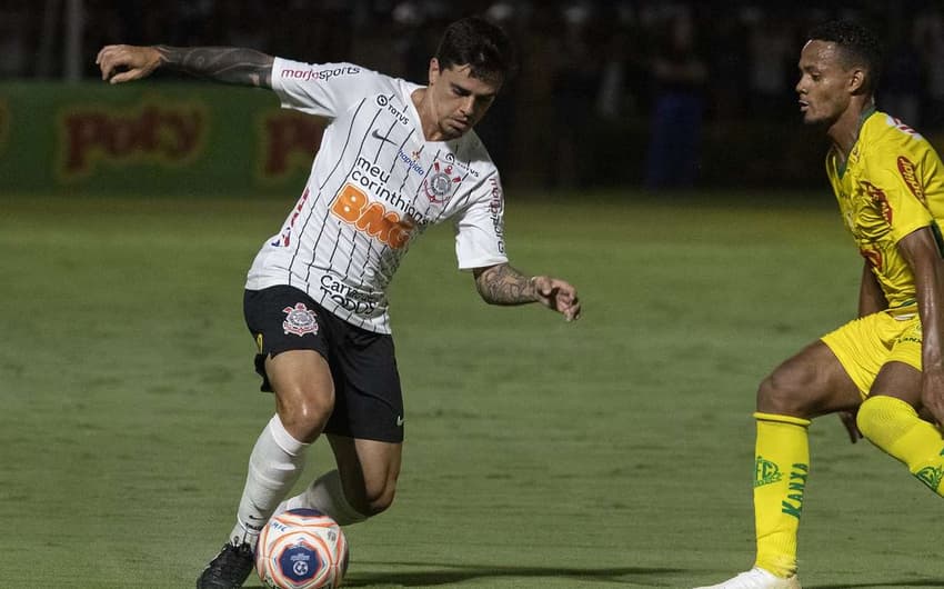Fagner está em sua sétima temporada seguida no Corinthians