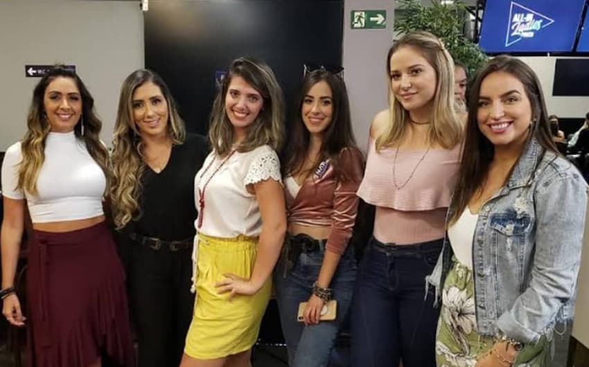 Mirelle Moschella, Luana Alves, Karen Realli, Laurinha Cintra, Milena Magrini e Bruna Unzueta no evento de domingo