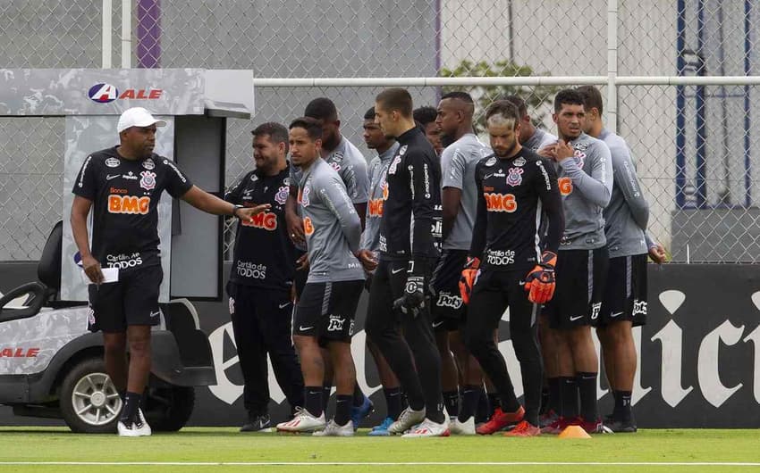 Jogadores da equipe sub-23 do Corinthians foram chamados por Tiago Nunes para o treinamento desta quarta