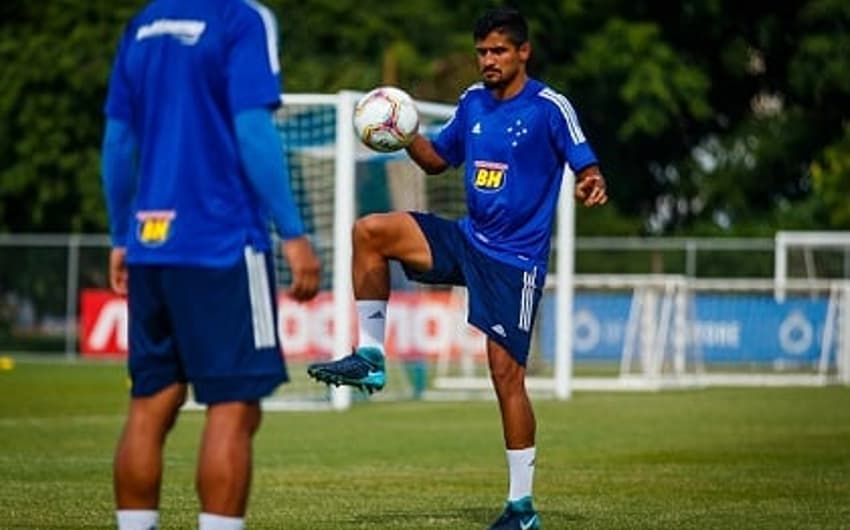 Em menos de dois meses, Ramon veio para o Cruzeiro, deixou o clube e agora deve ficar em definitivo
