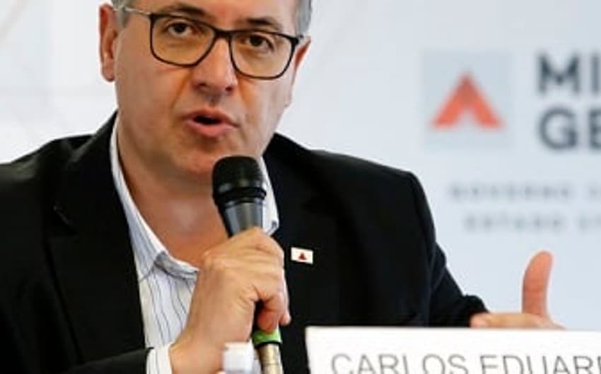 O secretário de saúde de Minas Gerais, Carlos Eduardo Amaral,deu parecer favorável aos clubes decidirem se voltam ou não aos trabalhos