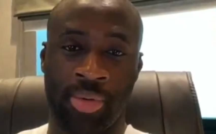 Yaya Touré alegou 'razões pessoais' em vídeo explicando a desistência (Reprodução de vídeo)