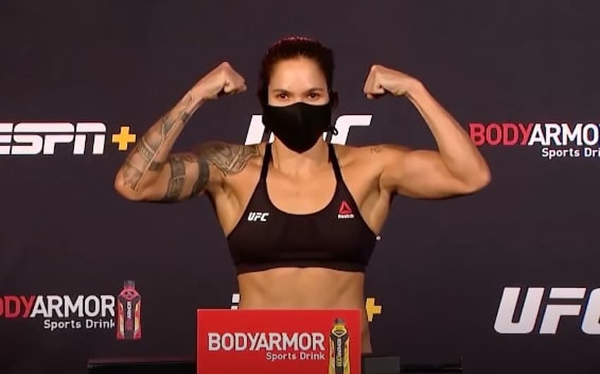 Amanda Nunes bateu o peso e confirmou a disputa de cinturão no UFC 250 (Foto: Reprodução/YouTube)