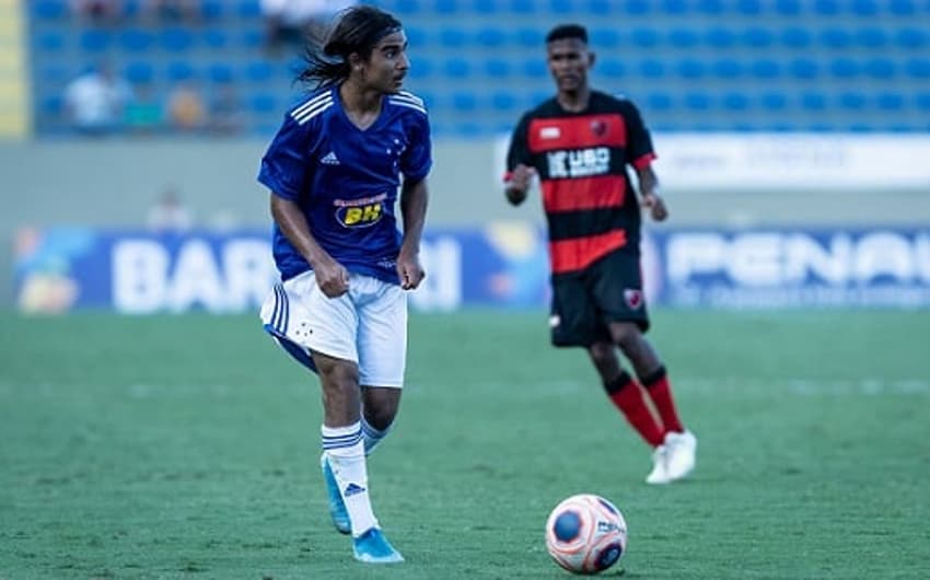 Riquelmo terá suas primeiras chances no time profissional do Cruzeiro