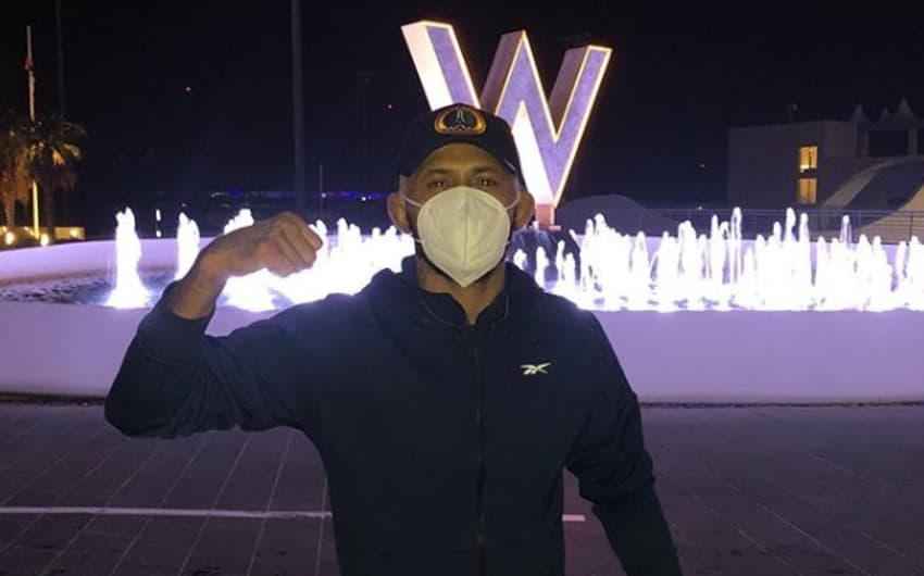 Deiveson desembarcou em Abu Dhabi e disse que vai bater o peso (Foto: Reprodução/Instagram/@ufc_brasil)