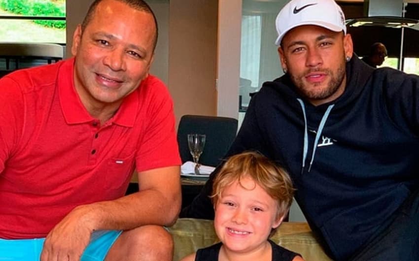 Neymar com pai e filho