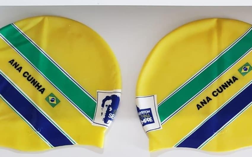 Touca especial de Ana Marcela Cunha homenageia Ayrton Senna (Foto: Divulgação)