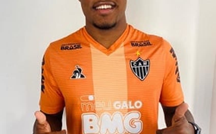 Paulo Victor voltou ao futebol brasileiro após passagem oelo Famalicão, de Portugal