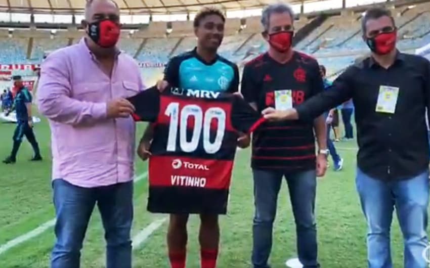 Vitinho - 100 jogos pelo Flamengo