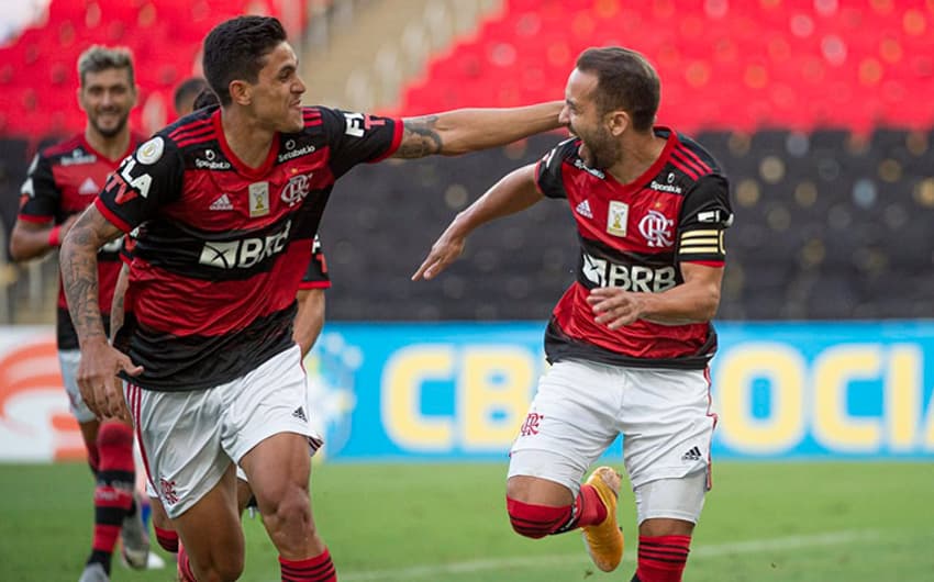 Pedro e Everton Ribeiro Comemoração - Flamengo x Fortaleza
