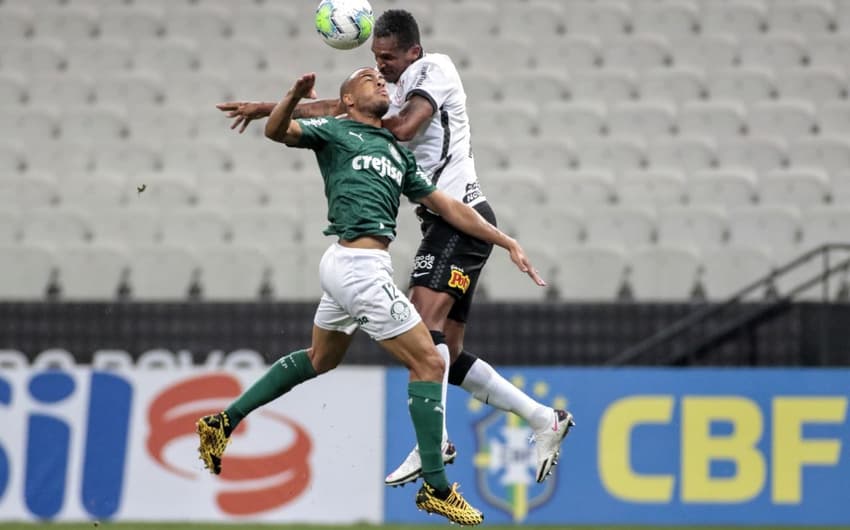 Jô - Corinthians x Palmeiras