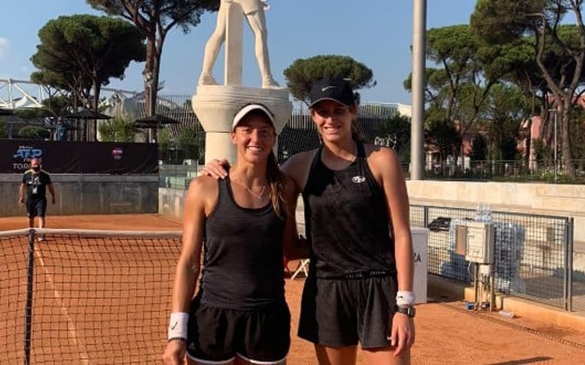 Luisa Stefani e Hayley Carter em Roma