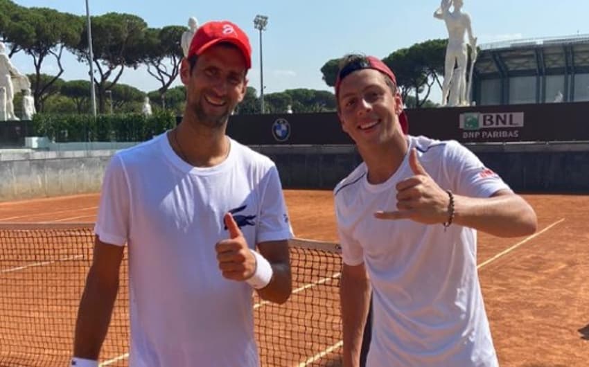 Pdro Boscardin e Novak Djokovic em Roma