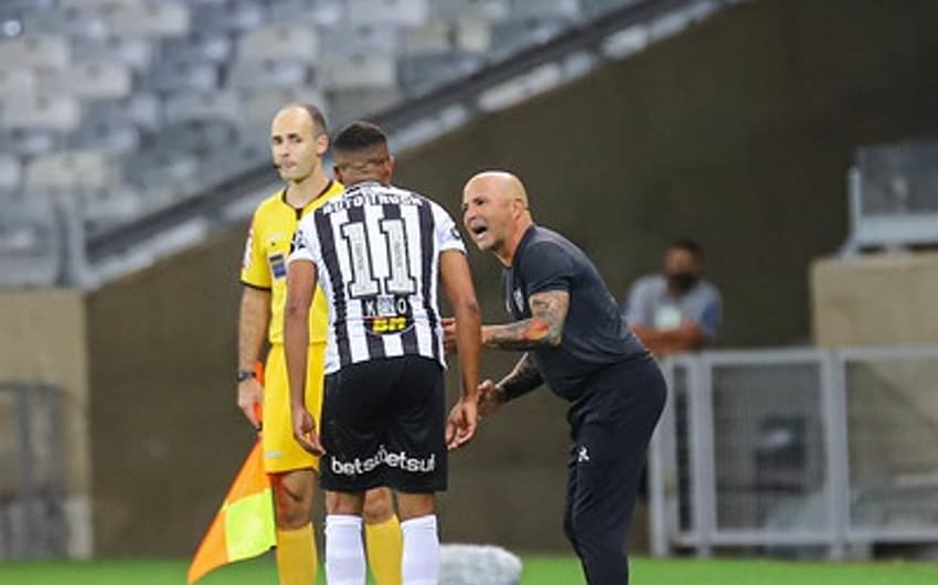 Sampaoli teve a colaboração vital de Keno para a boa noite de futebol do Galo diante do Grêmio