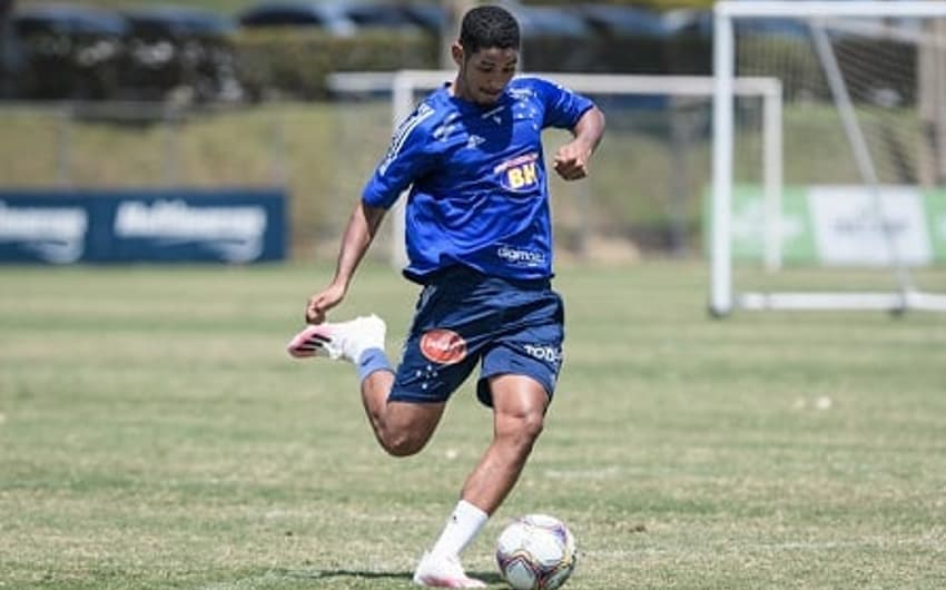 Zé Eduardo tem dez gols na temporada e pode ser uma novidade no Cruzeiro