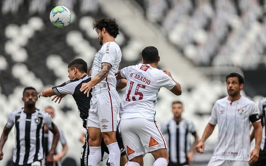 Botafogo 1 x 1 Fluminense: as imagens do clássico