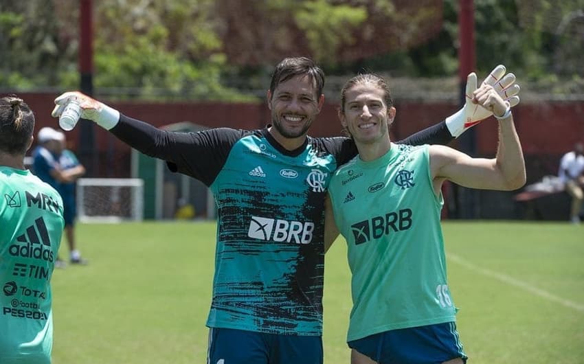 Diego Alves e Filipe Luís
