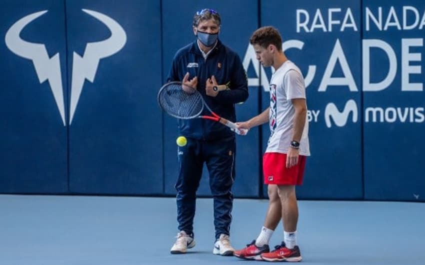 Toni Nadal orienta Diego Schwartzman na Rafa Nadal Academy