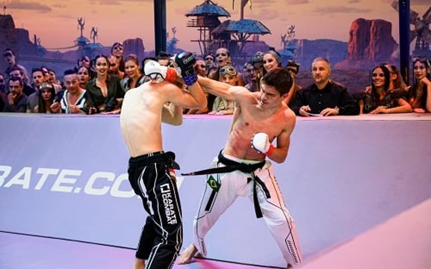 Brasileiros estarão em ação neste domingo no Karate Combat que será transmitido ao vivo no YouTube (Foto: Divulgação)