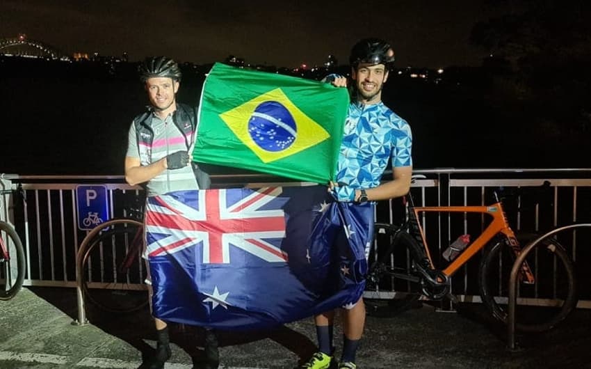 Ricardo Medeiros (à direita) fechou o desafio Everesting e conseguiu arrecadar mais de 100 cestas básicas para ONG carioca. (Arquivo pessoal)