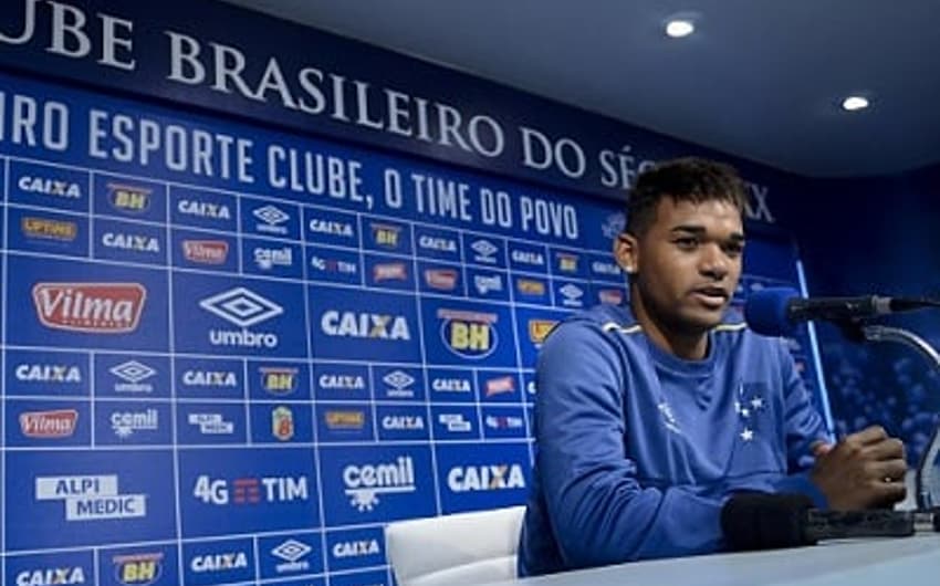 Bruno Viana teve passagem curta pelo Cruzeiro, mas gerou mais um processo contra  clube por não honrar dívidas