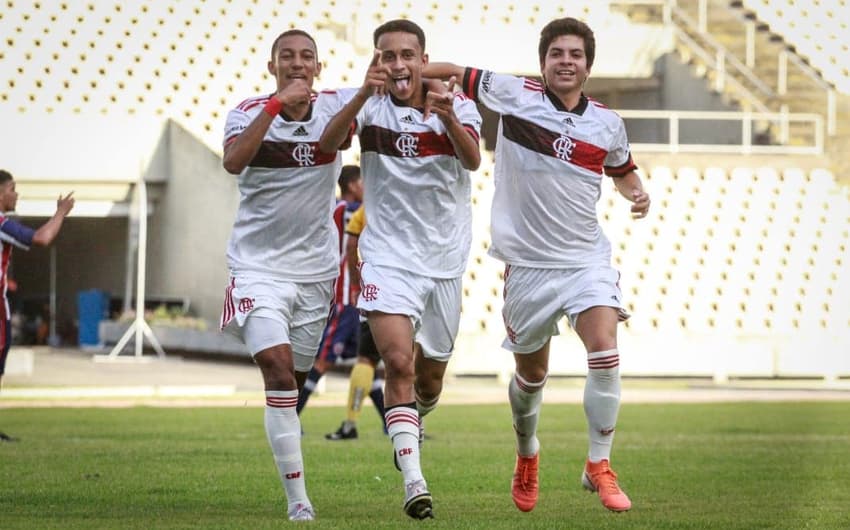 Sub-17 do Flamengo comemora vaga nas quartas de final da Copa do Brasil