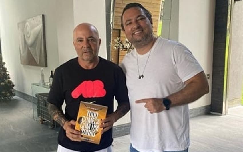 Mattos visitou Sampaoli e o presenteou com seu livro autobiográfico e projetou conquistas em 2021