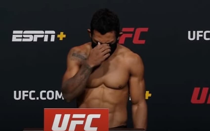 Rafael Alves agora tem o novo recorde negativo em pesagens do UFC (Foto: Reprodução/YouTube)