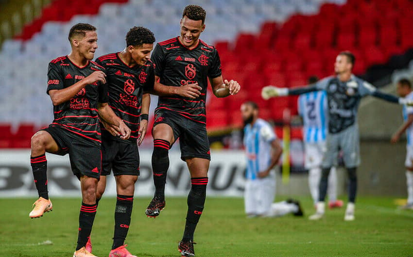 Rodrigo Muniz, João Gomes e Thiaguinho - Flamengo