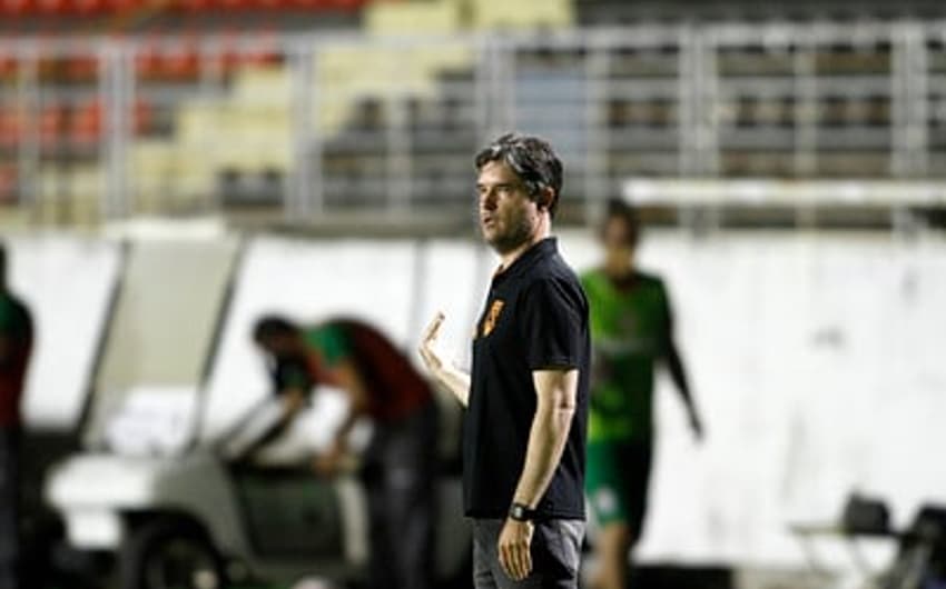 Diogo Giacomini  ficou no Coimbra por quatro anos, conseguindo os acessos que levaram o time è elite do Mineiro