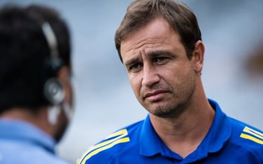 O treinador do Cruzeiro discordou as críticas em relação ao time no empate com o Tombense