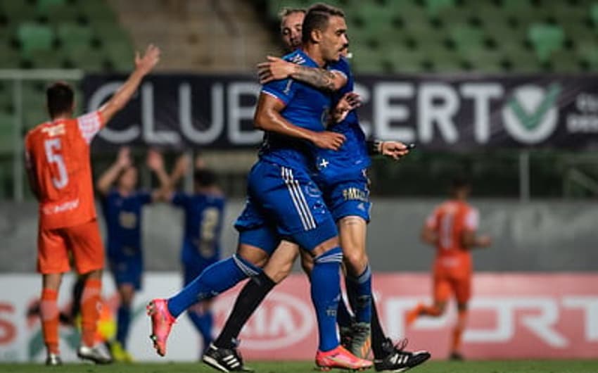 Pottker fez o gol da Raposa na vitória sobre o Coimbra