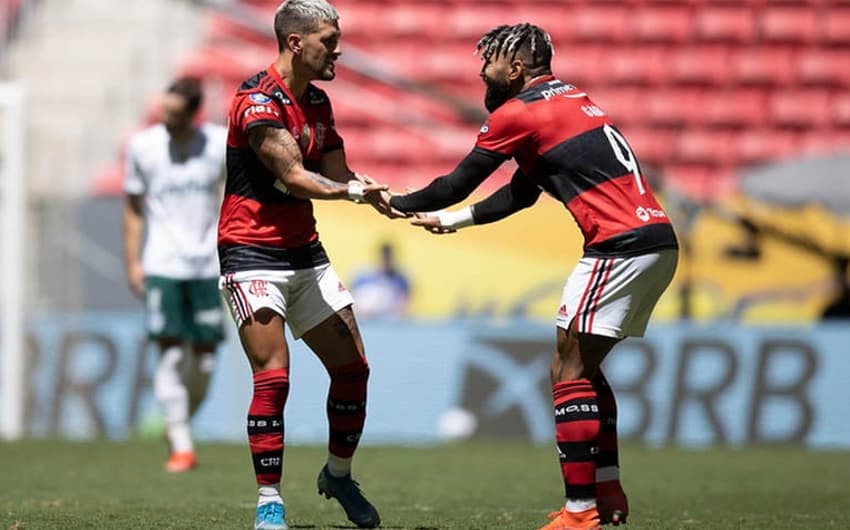 Flamengo x Palmeiras Supercopa do Brasil - Arrascaeta e Gabigol