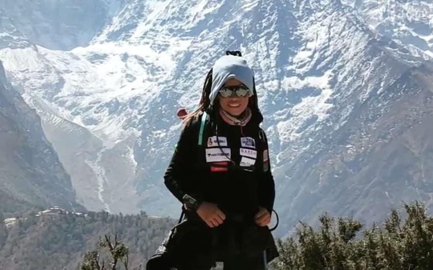 Aretha Duarte antes da expedição ao Everest na cordilheira do Himalaia