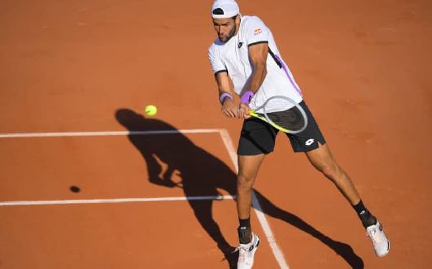 Matteo Berrettini em ação em Roland Garros